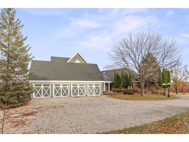 Building Photo - 1560 Bluff Creek Dr