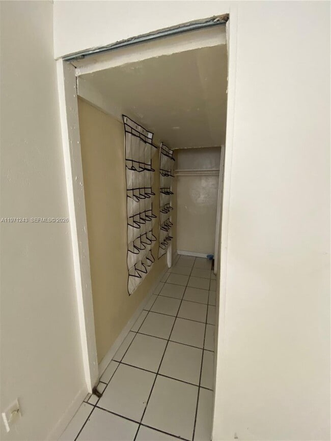 Building Photo - 2031 NE 167th St