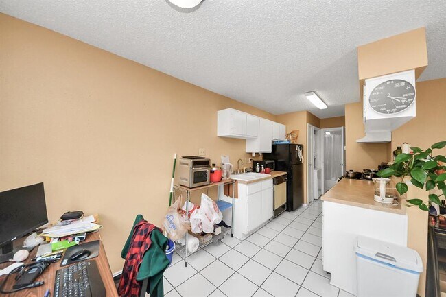 Building Photo - 2750 Holly Hall St
