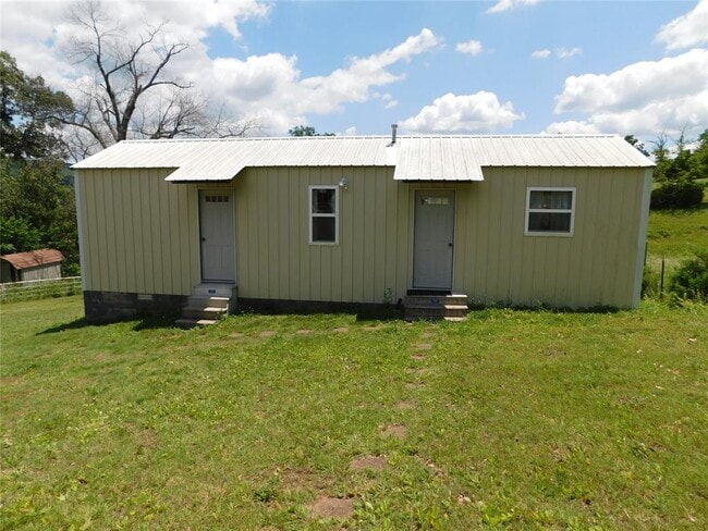 Building Photo - 1465 Country Rd