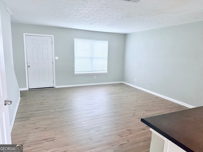 Building Photo - 420 Bainbridge Dr