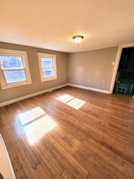 Building Photo - 4058 Penn Ave