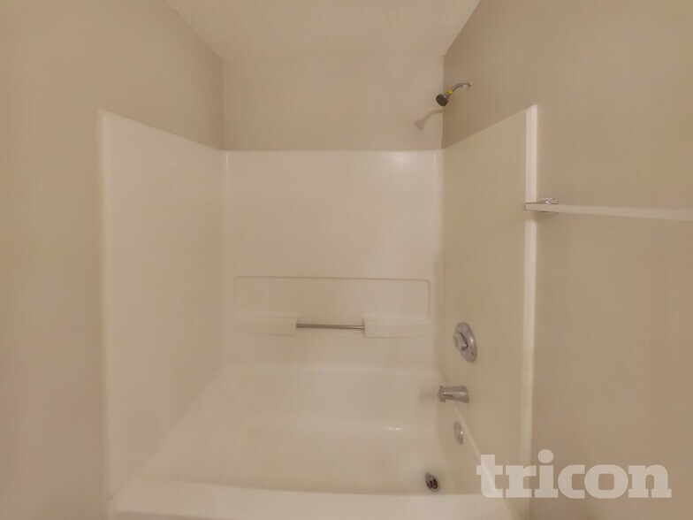 Building Photo - 6262 Varnay Ct