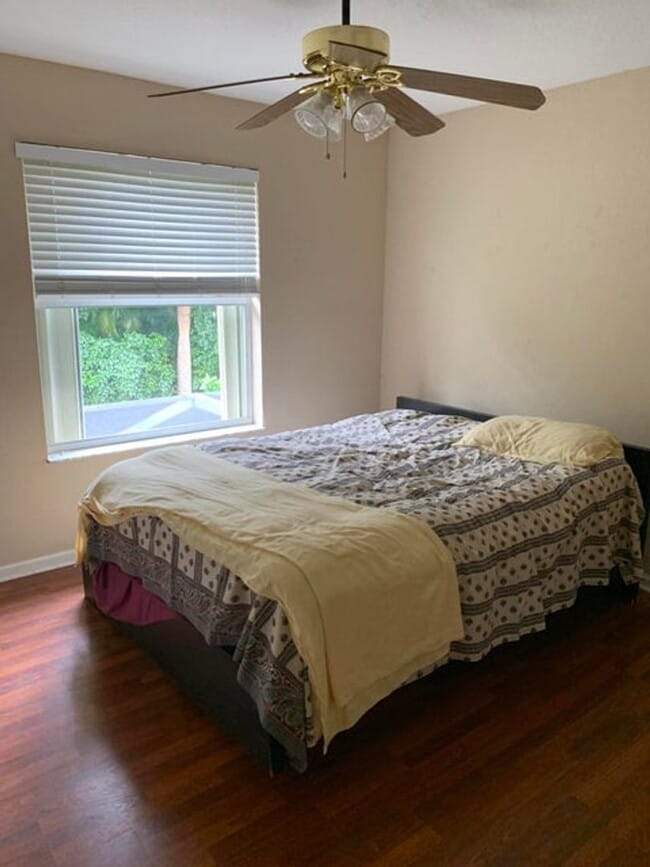 Building Photo - 9280 Silver Glen Way