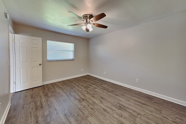 Building Photo - 1016 Manchester Cir