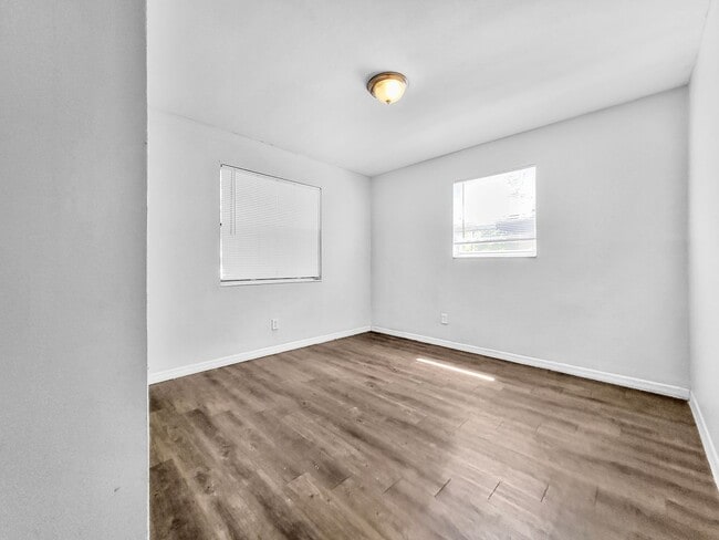 Building Photo - Beautiful Renovated Single Family |  3 BR/1BA | 1-Car Covered Parking | Gated backyard