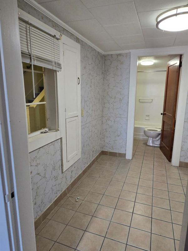 Building Photo - 98 Main, Unit #1