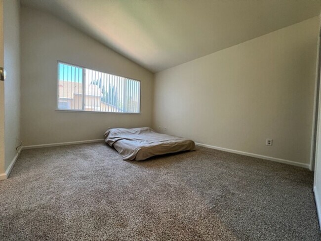 Building Photo - 4200 Buckskin Dr
