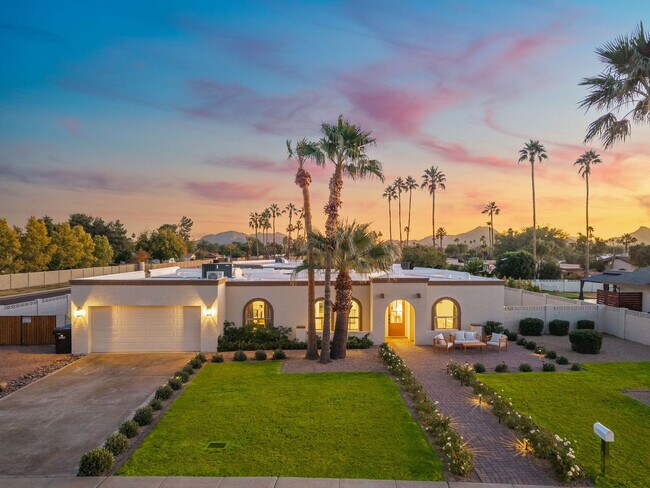 Building Photo - 5121 E Windrose Dr