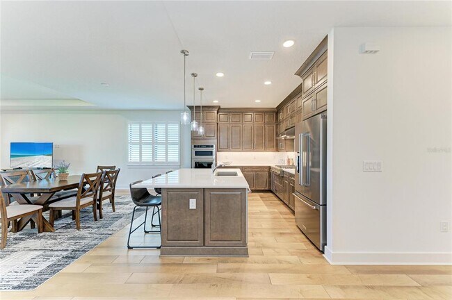Building Photo - 18530 Midsummer Pl