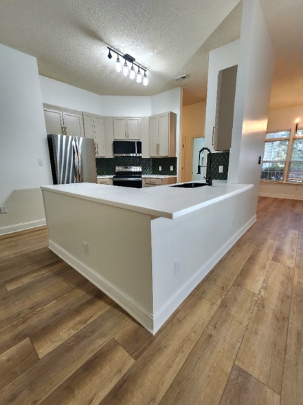 Building Photo - 978 Stinson Glen Ln