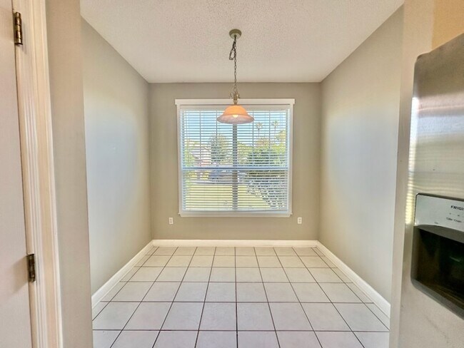 Building Photo - 302 Cll Escada