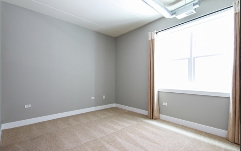 Building Photo - 873 N Larrabee St