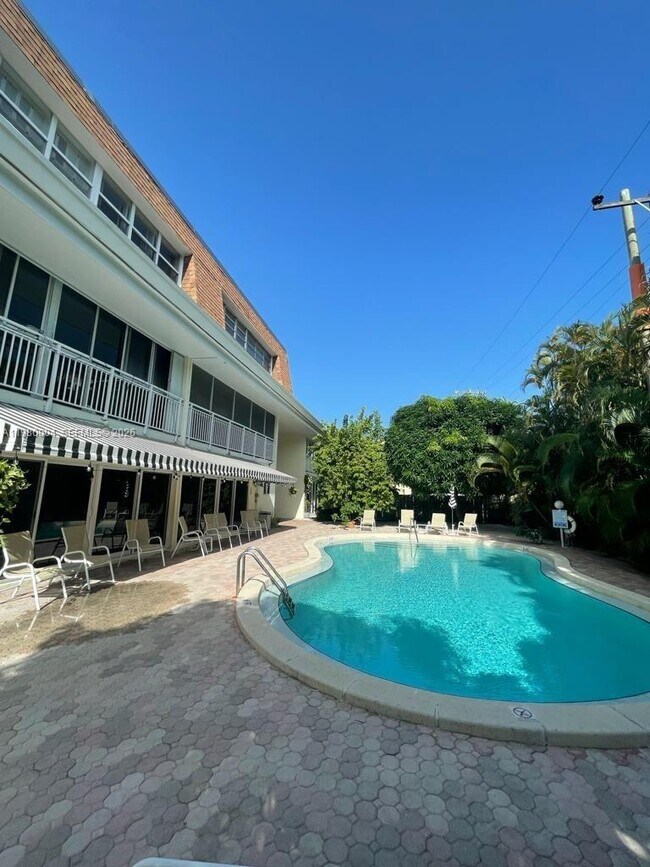 Building Photo - 260 Sunrise Dr