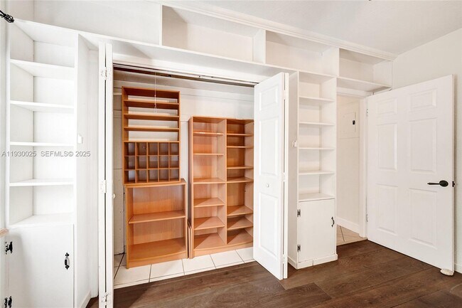 Building Photo - 2611 Roosevelt St