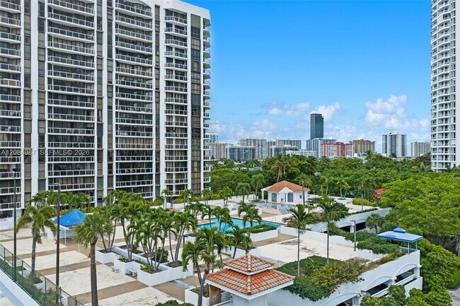 Building Photo - 3640 Yacht Club Dr
