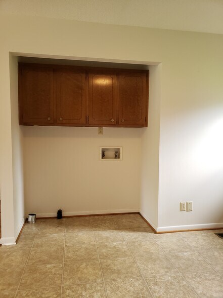 Building Photo - 322 Vista Dr