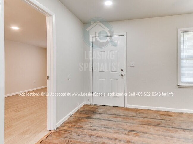 Building Photo - Charming Mid Norman 3 Bed 2 Bath Home!