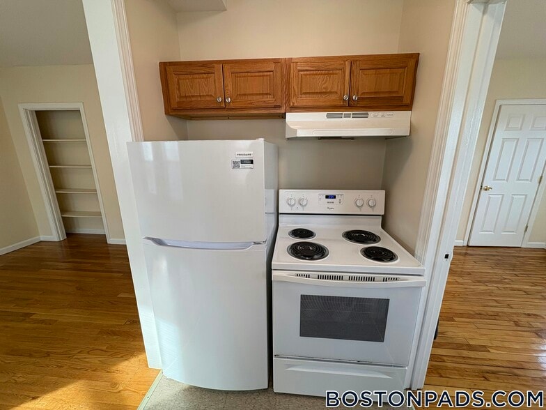 Building Photo - 4 Kingsley Terrace