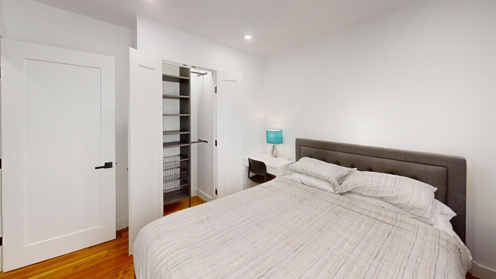 Building Photo - 36 Shepard St