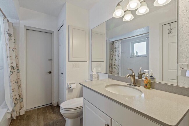 Building Photo - 6460 Blueberry Dr