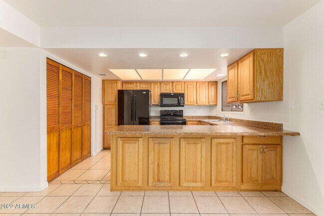 Building Photo - 8548 E McDonald Dr