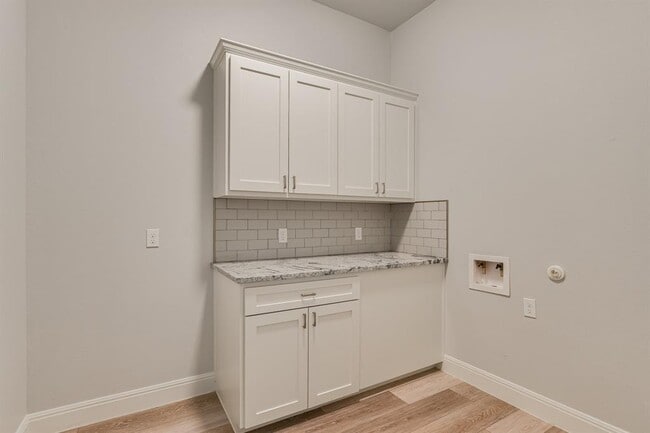 Building Photo - 21003 Twisting Trail