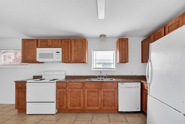 Building Photo - 521 Alford St