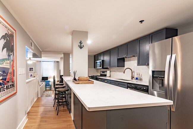 Building Photo - 985 Ponce De Leon Ave NE