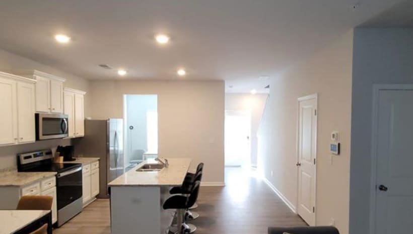 Building Photo - Room in Townhome on Shaffer Ct