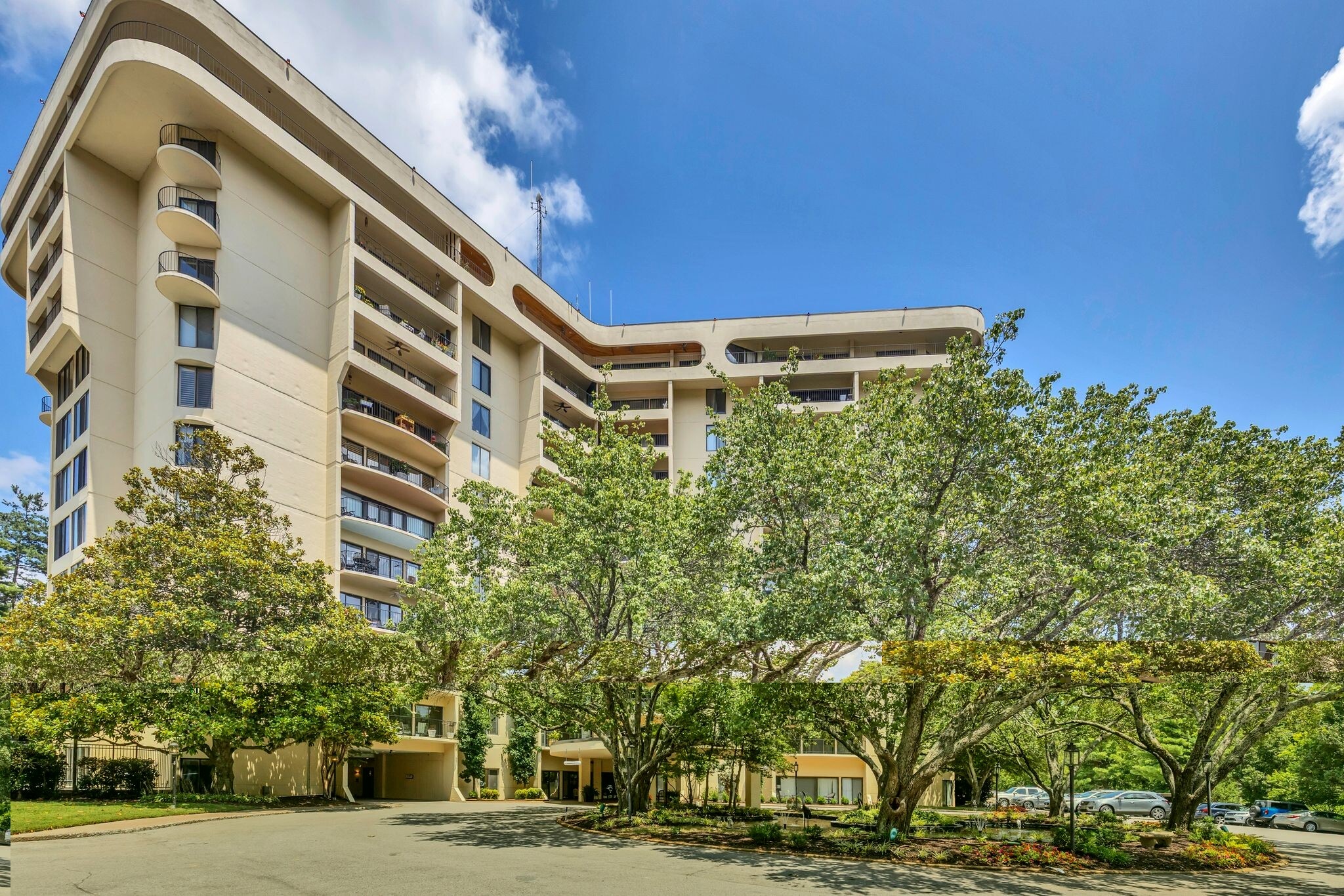 Building Photo - 6666 Brookmont Ter