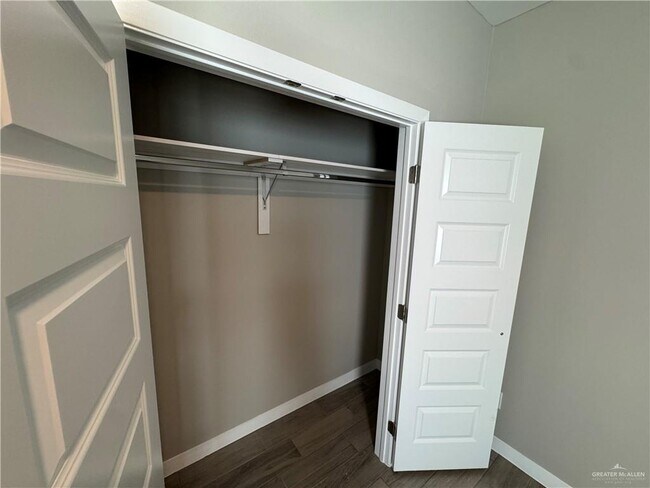 Building Photo - 3216 S Mia Ln