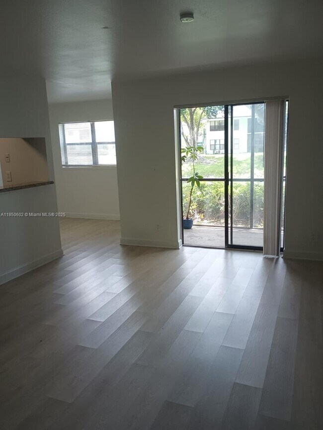 Building Photo - 4088 N Pine Island Rd