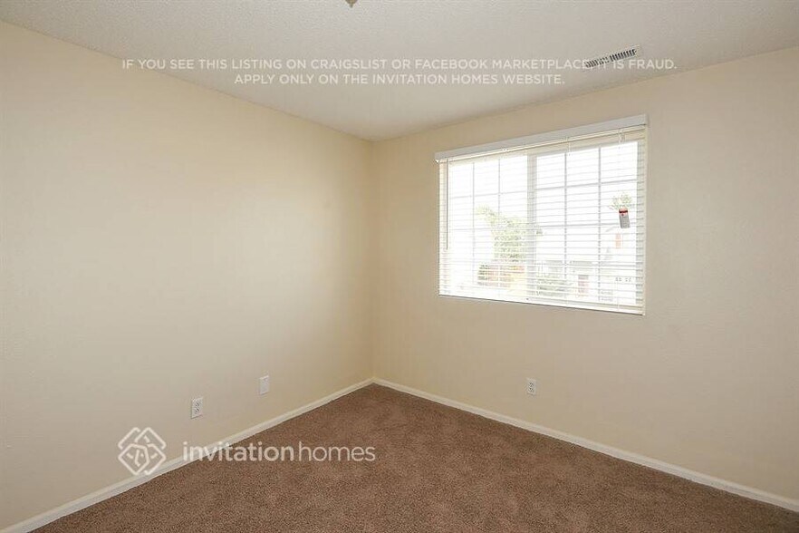 Building Photo - 882 Rancher Dr