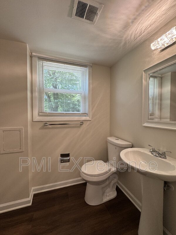 Building Photo - 6405 Roberts Dr