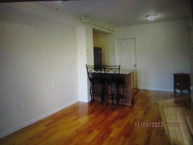 Building Photo - 223 Clinton St