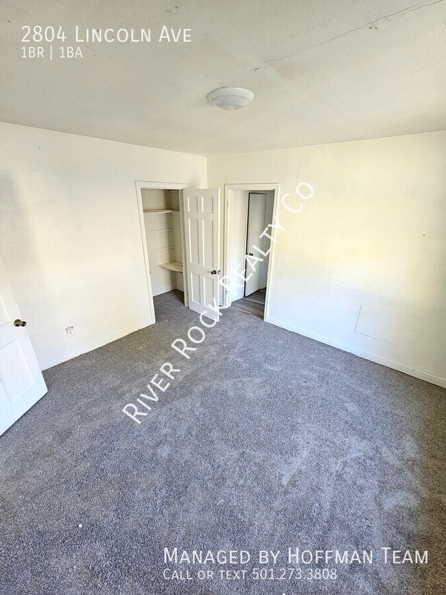 Building Photo - 2804 Lincoln Ave