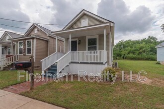 Building Photo - 1412 Maple St