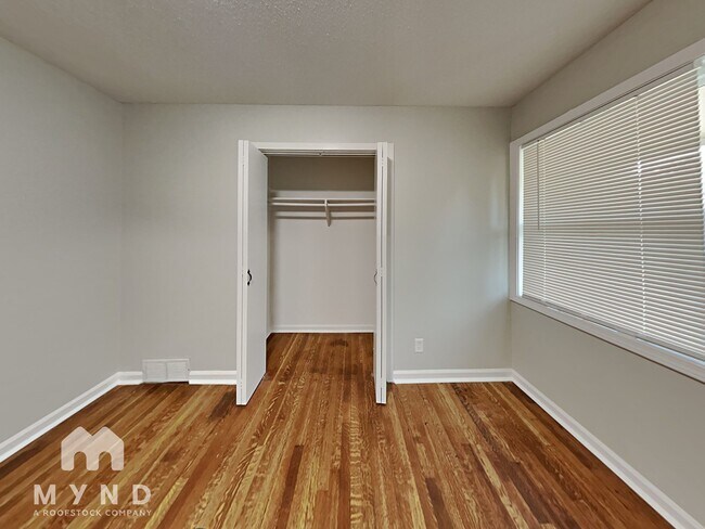 Building Photo - 8206 Whitehead Dr