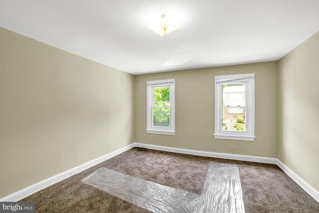 Building Photo - Coming Soon - Cozy 4 Bedroom, 1 Bath Home ...