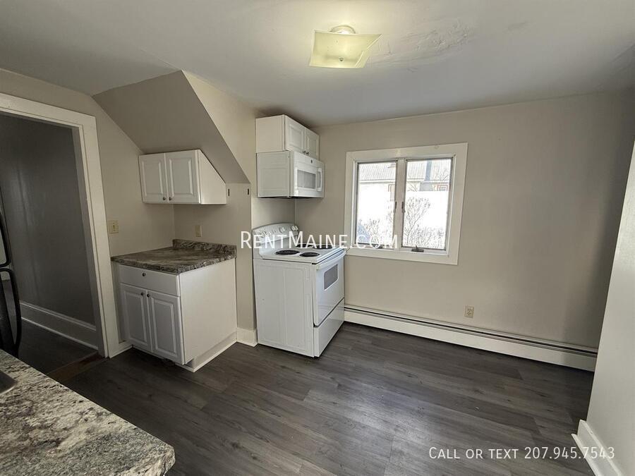 Building Photo - 402 Fourth St