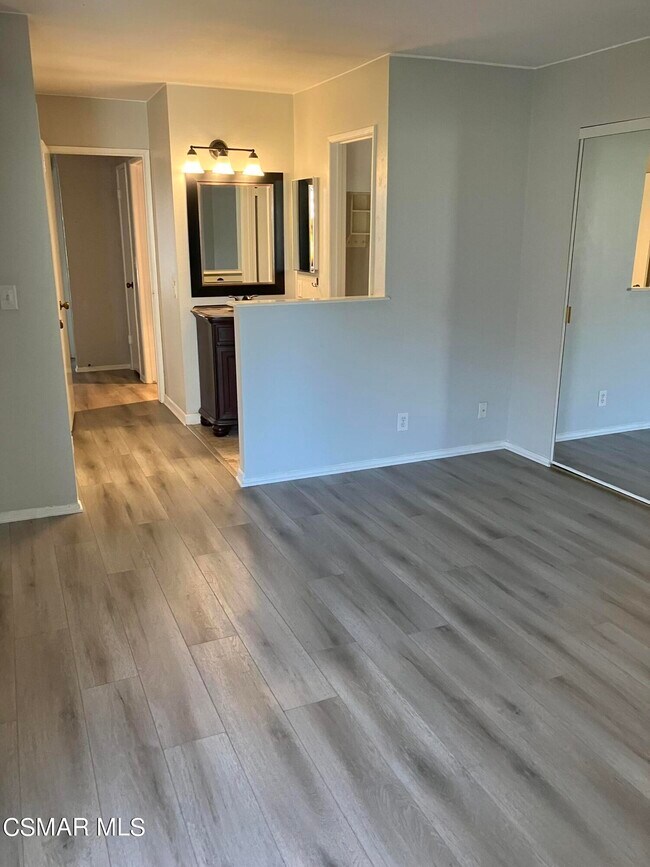 Building Photo - 2558 Northlake Cir