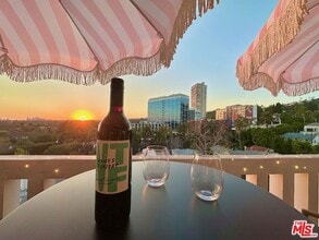 Building Photo - 999 N Doheny Dr