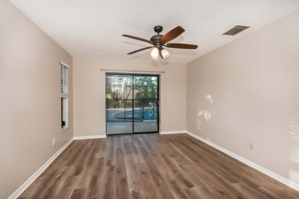 Building Photo - 1432 SE 17th Terrace