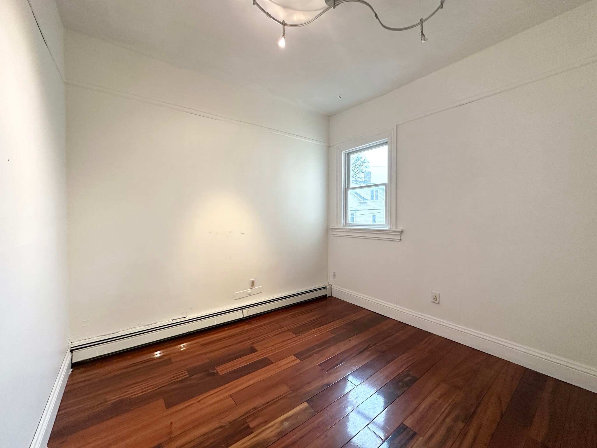 Building Photo - 124 Almy St