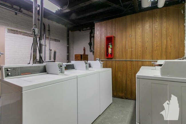 Building Photo - 4546 North Damen-308