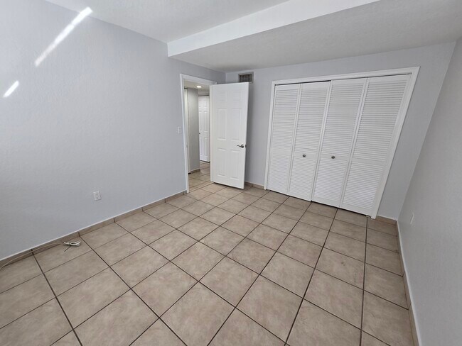 Building Photo - 2270 W 54th Pl