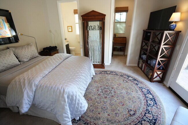 Building Photo - 6 Loch Ness Lake Ct