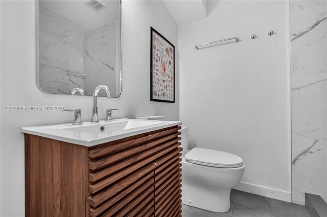 Building Photo - 16601 Sapphire Manor
