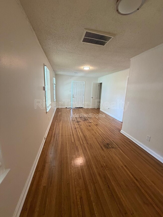 Building Photo - 4550 Quince Rd